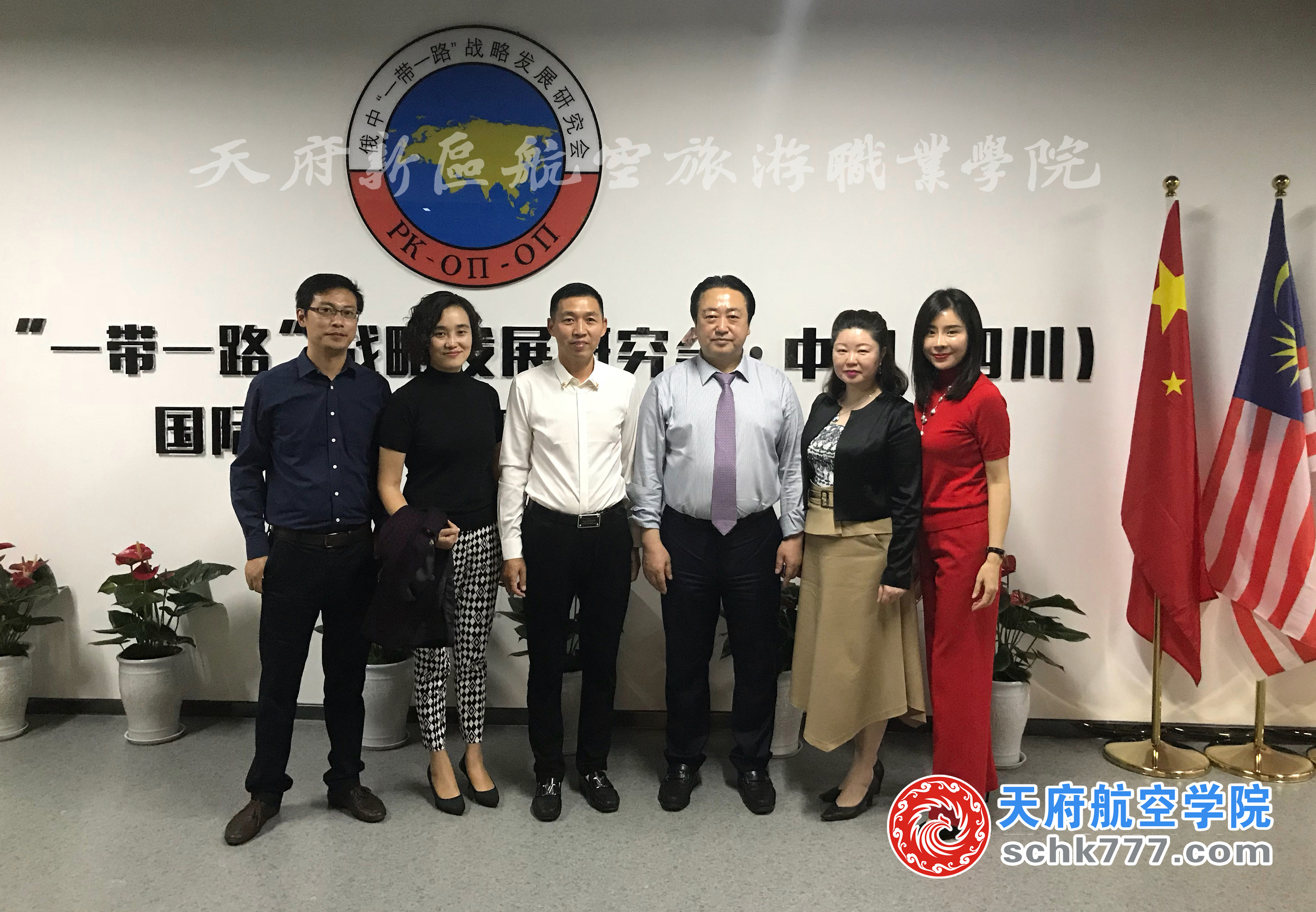 辜院會(huì)見俄中一帶一路戰(zhàn)略發(fā)展研究會(huì)主席，杰出華僑陳志剛主席 (1)_副本.jpg